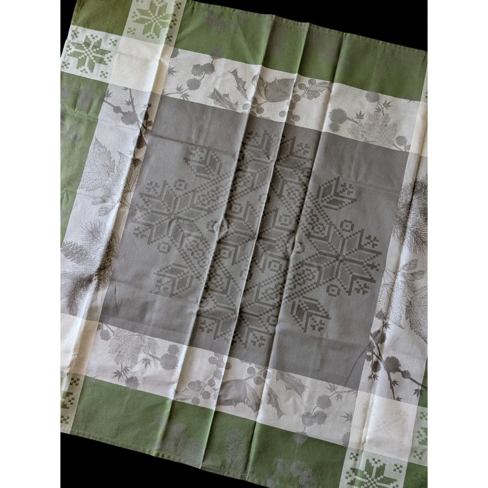 Le Jacquard Francais Sous la Neige Sapin Green Winter Tablecloth Cotton Xmas